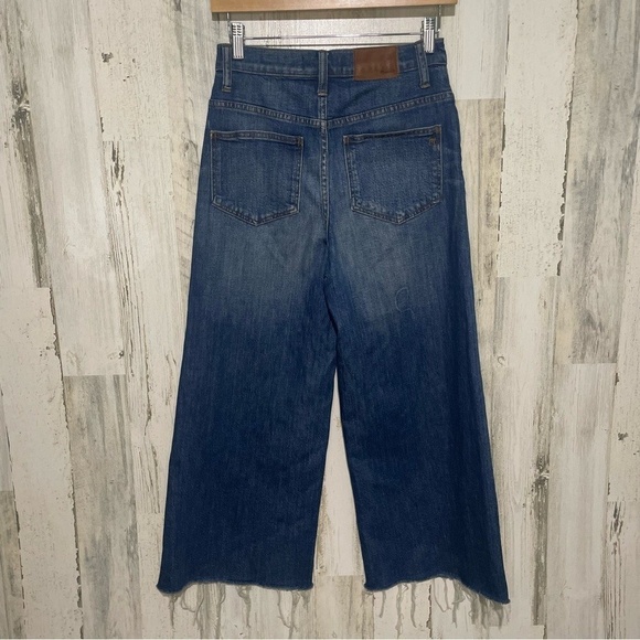 Madewell High Rise Wide Leg Crop Raw Hem Jeans size 26 -Medium Stone Wash Denim - Picture 4 of 10